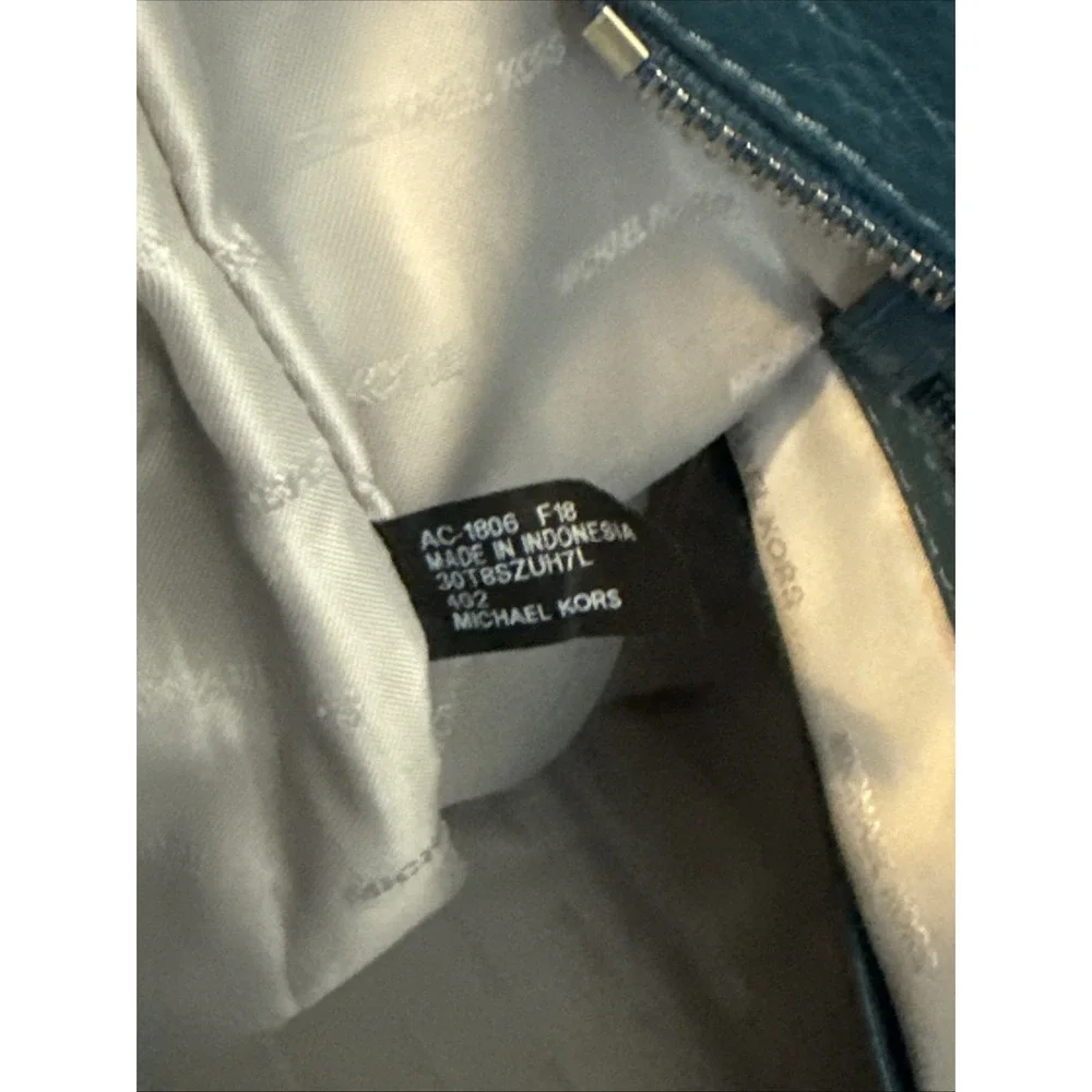 Michael Kors Evie Large Pebbled Leather Hobo Bag Silver‎ Tone Hardware-READ